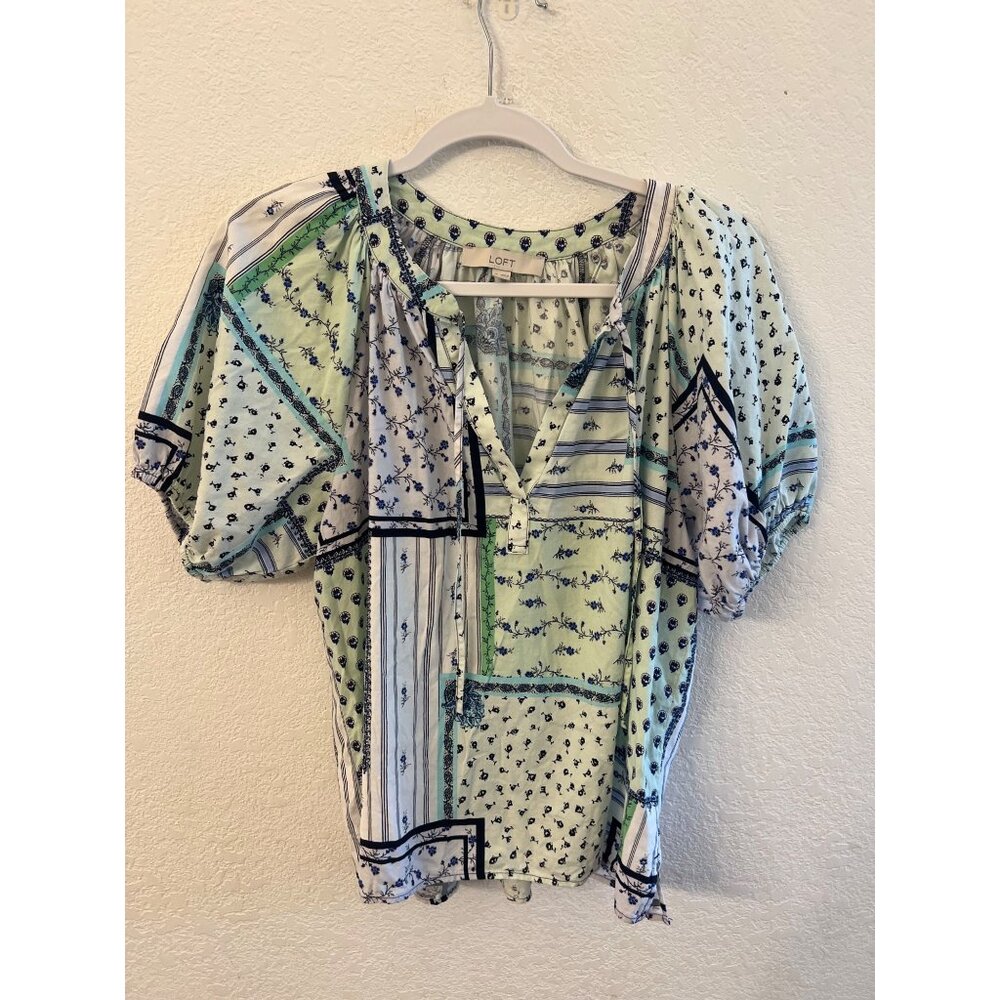 LOFT Mixed Floral Patchwork Peasant Top women size Medium 3/4 Sleeves Cotton Ble